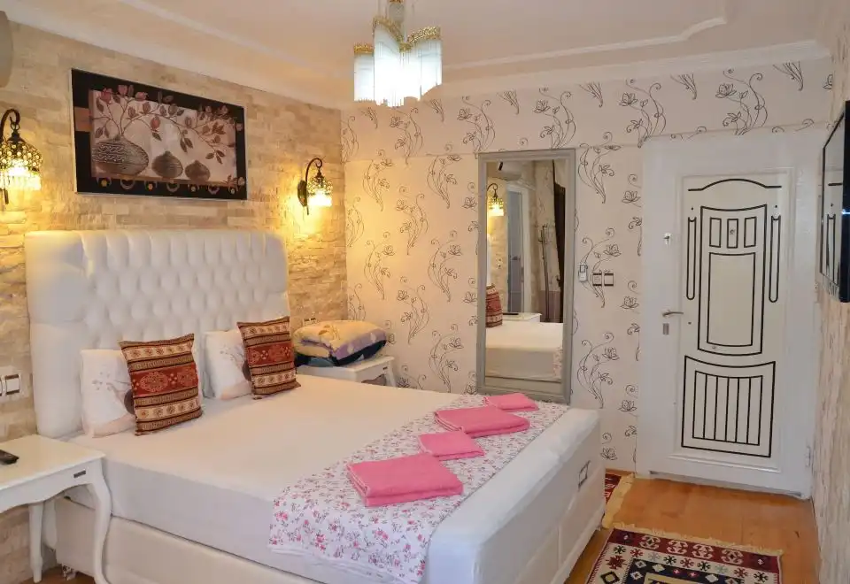 Double Room, 1 Queen Bed