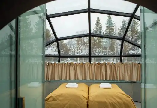 Large Glass Igloo With Shower And Sauna