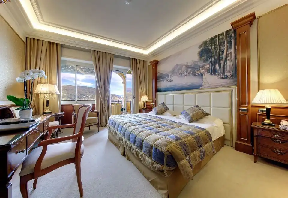 Standard Double or Twin Room (Partial Lake or Pool Side)