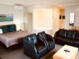 Premium Studio with Ocean View and Spa Bath