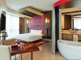 Deluxe King Room, 1 King Bed, City View