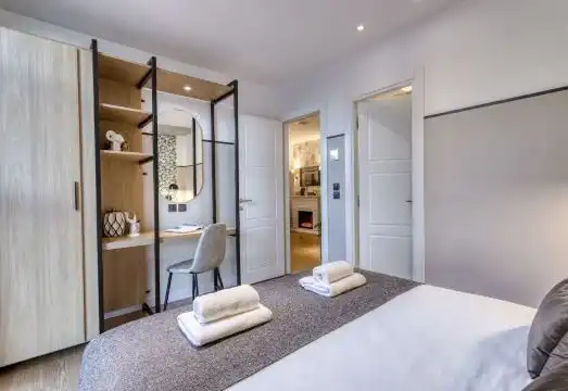 Deluxe Suite