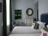 Room (01 Shoebox)