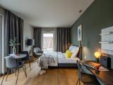 Medium Plus Apartment with Queen Bed, Kitchen and Terrace