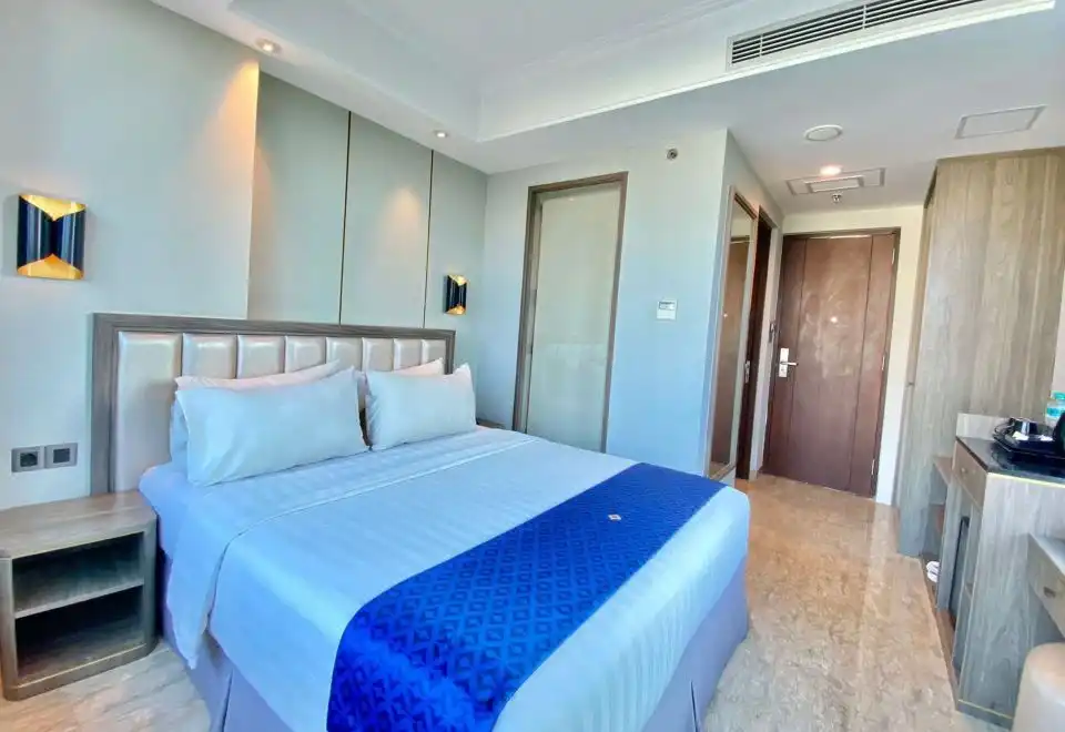 Deluxe Corner Double Room