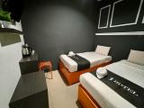 Deluxe Twin Room No Window