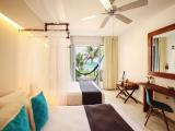Beachfront Room (2 Queens)
