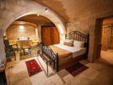 Deluxe Cave Room