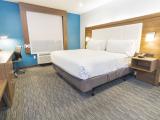 Communication Accessible Standard King Room with Roll in Shower
