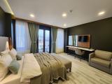 Panoramic Studio House with Balcony