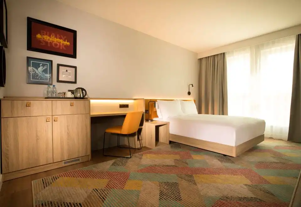 Queen Room-Accessible