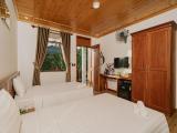 Stand Queen Room