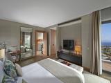 One Bedroom King Apartment with Sea View