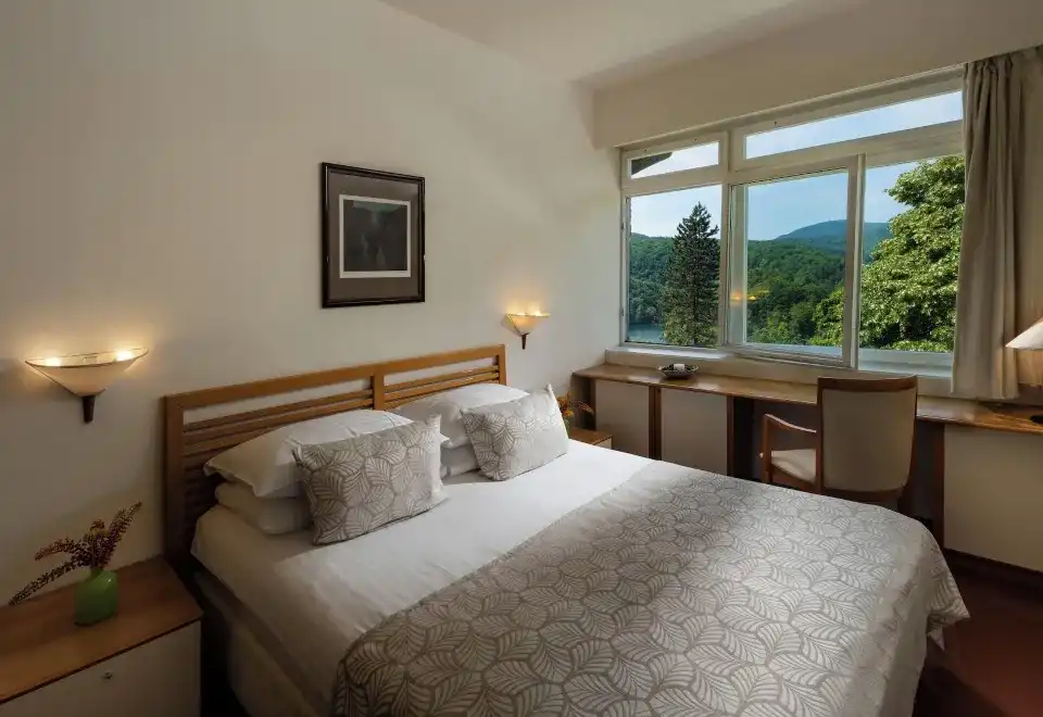 Standard Double Room-Lake Side