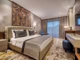Deluxe King Room with Garden View