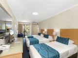 Deluxe Three Single Beds Room