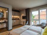 Smart Apartment with Queen Bed and Kitchen