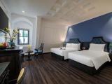 Family Suite Bathub