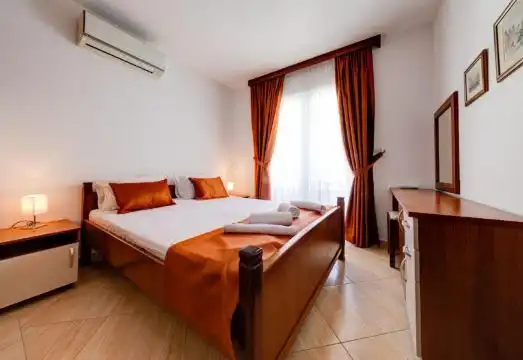 One-Bedroom Apartment with Balcony