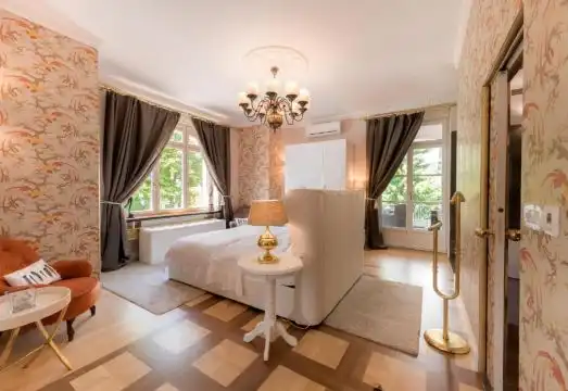 Prestige Suite with Lake View