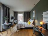 Medium Plus Apartment with Queen Bed, Kitchen and Terrace