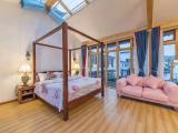 Dreamland · Glass Sunlit King Room