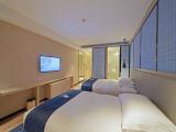 Cozy 2-bed Room