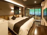 [Modern Western-style Room] 20 Square Meters, Shigaraki-yaki Open-air Bath Smoking