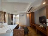 Deluxe (Corner Room)
