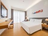 Deluxe Mountain-View King Size Bed Room
