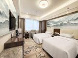 Elegant 2-bed Room