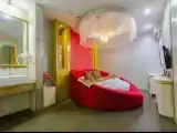 Discount Round-bed Room