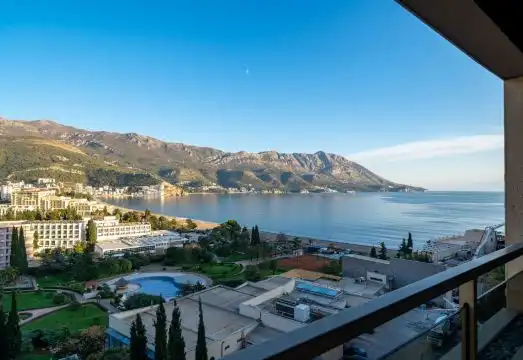 Three Bedroom Apartment Sea View