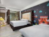 Family-friendly Family Room