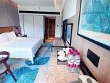 Superior Garden-view Double Bed Room - Newly Renovated European Style & Lake-view Garden Scenery