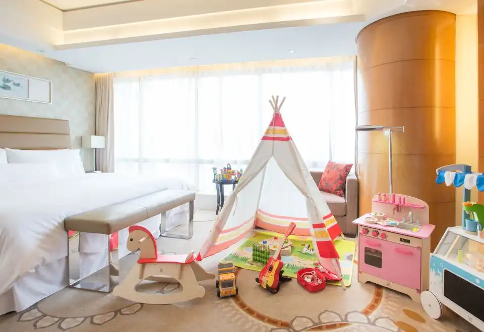 Hape Queen Room
