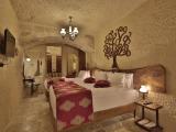Cave Suite Room With Jacuzzi And Fireplace