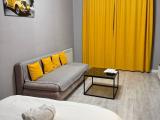 1-Bedroom and 1-Living Room Suite with Balcony