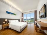 Deluxe Sea-View King Size Bed Room