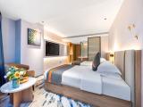 Elegant 2-bed Room