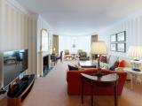 Deluxe Two Bedroom Apartment with Park View