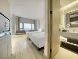 Yinhu Standard Room (Overlooking West Lake and Grand Canal City-View)