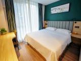 Sunshine King Room