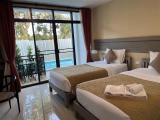 Deluxe Twin Pool Access