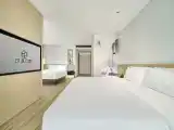 Yinhu Family Room (Overlooking West Lake and Beijing-Hangzhou Grand Canal)