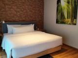 Deluxe King Room Pool View