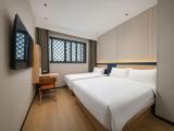 Deluxe 2-Bed Room