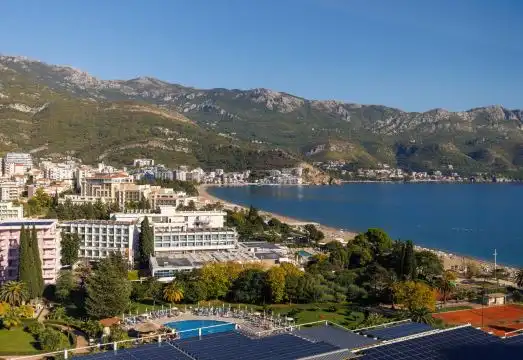 Comfort One-Bedroom Apartment Sea View