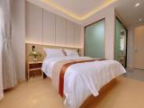 Business Queen Room