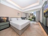 Smart Room - City-View (Double Bed) (TV)